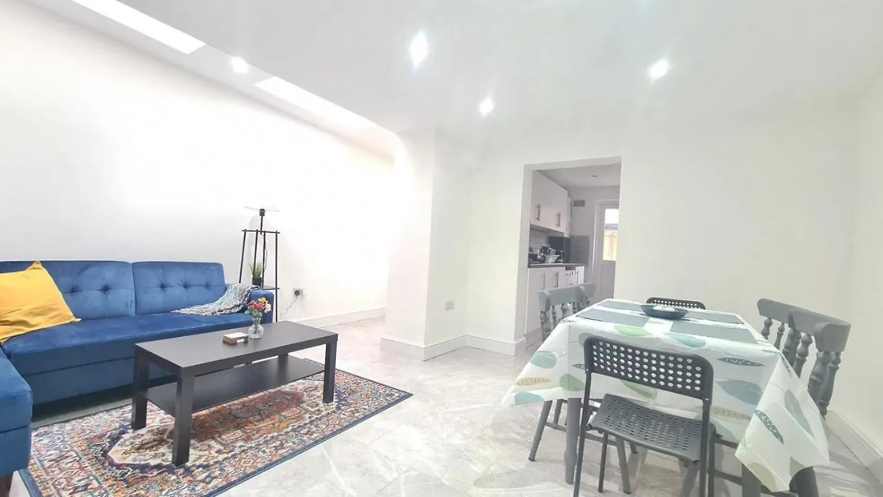 Cosy Room In Manor Park London United Kingdom